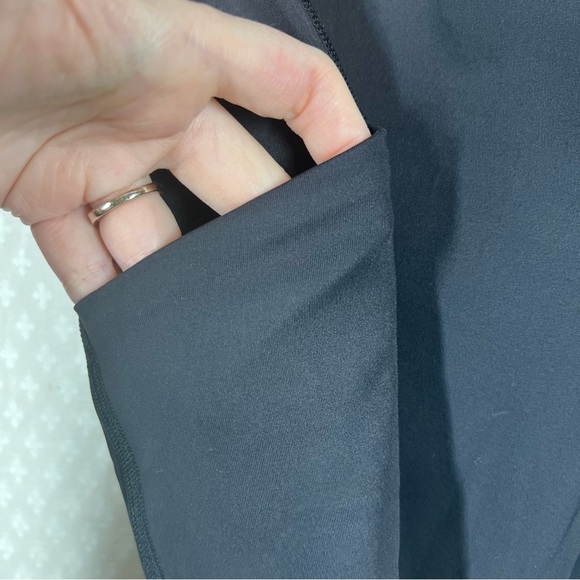 Athleta Black Ultimate Stash Pocket Capri Leggings - Picture 3 of 5